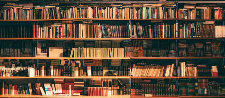 Caffè letterario: Vieni a prenderti un caffè e discurtere con Cristina De Filippi su L'Anniversario di Andrea Bajani